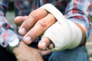 Hand injury caused by sawing compensation